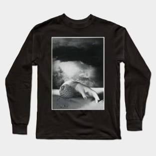 sans titre main coquillage 1934 - Dora Maar Long Sleeve T-Shirt